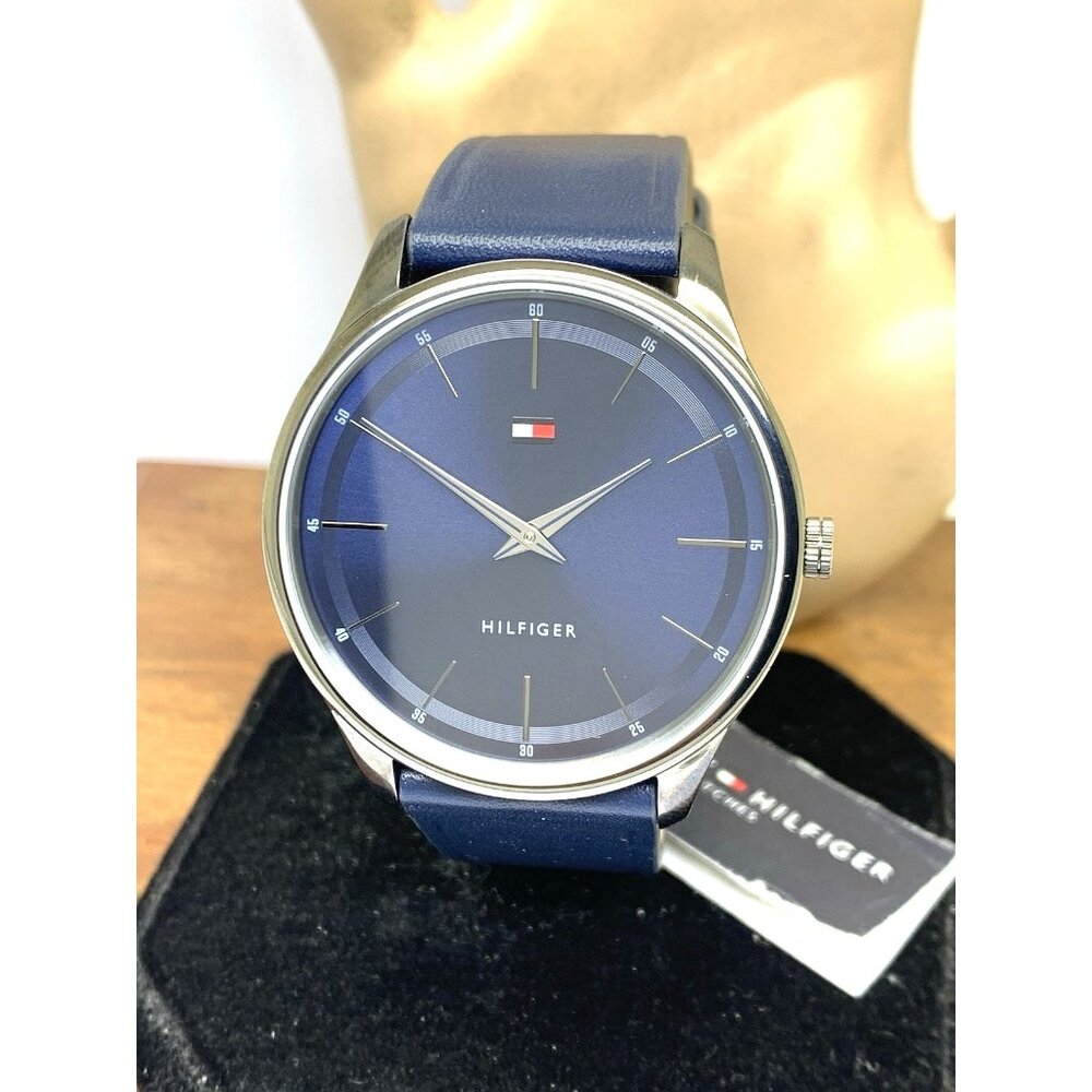 Tommy Hilfiger Men's Watch 1710467 Quartz Blue Dial Gunmetal Leather Strap 40mm